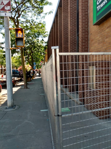 Lennex offers a variety of temporary fences for sale!
